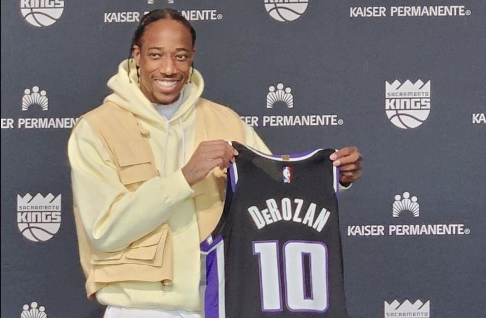 DeMar DeRozan kings jersey